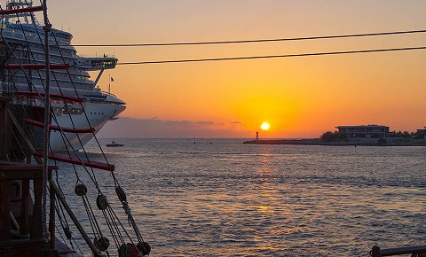 Cruise Ships Return to Puerto Vallarta by the end of the Summer